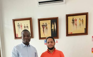 Visite d’entreprise : Julus AGAYAS, Gérant du Groupe Gabon Logistics et Transports devise avec le Fondateur et CEO de DD Services.